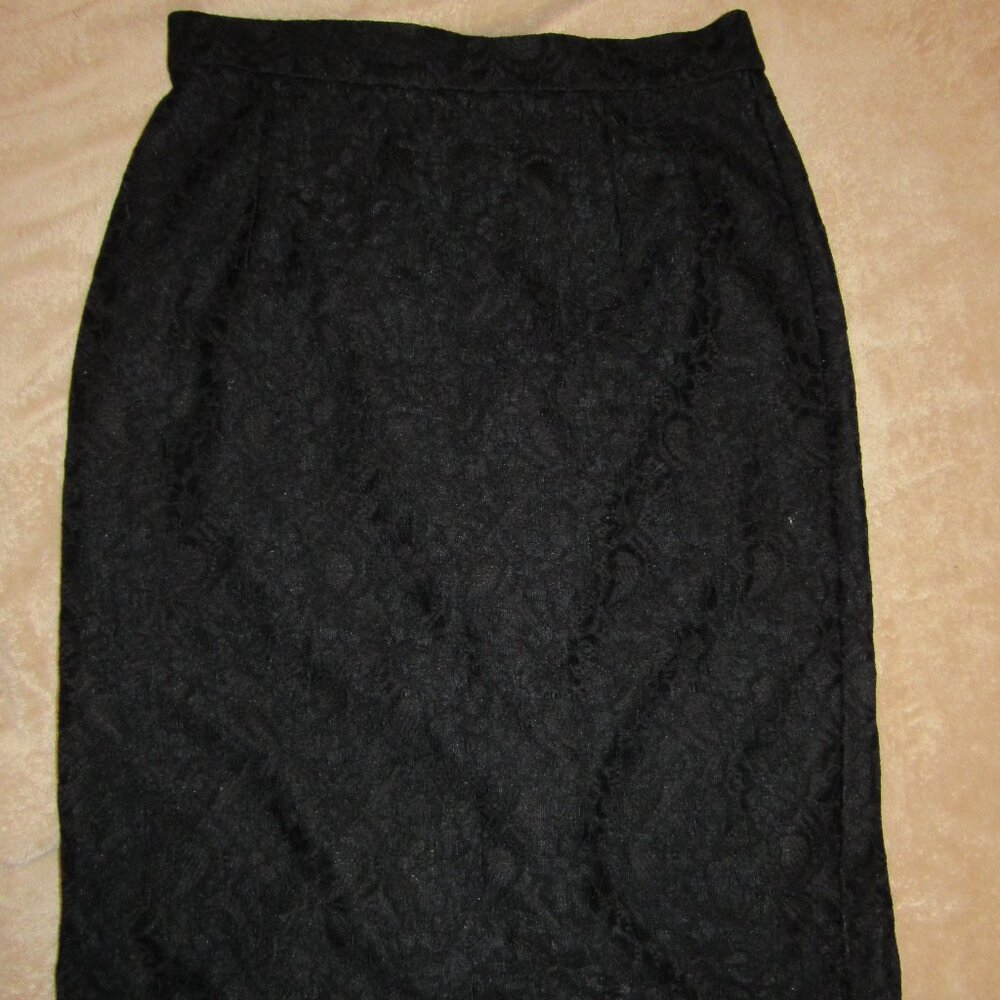 Black Fully Lined Jennifer Lopez Floral jaquard Embroidered Skirt size 10